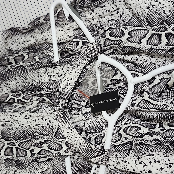 Love and legend jumpsuit - Picture 13 of 15